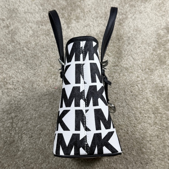 Michael Kors Jet Set Travel Tote Small - Black and White - Picture 6 of 16